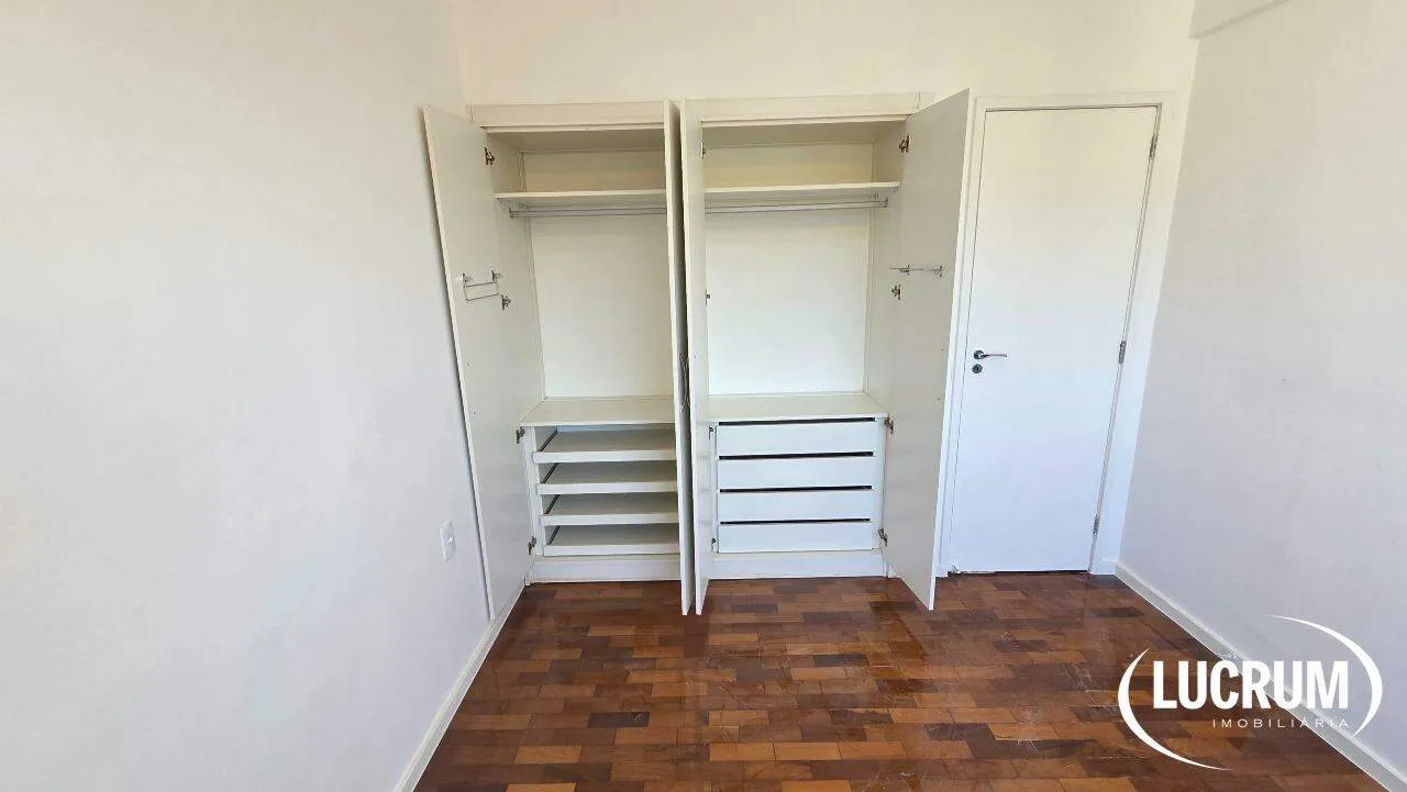 3-bedroom apartment with built-in storage and 3 baths — photo 7