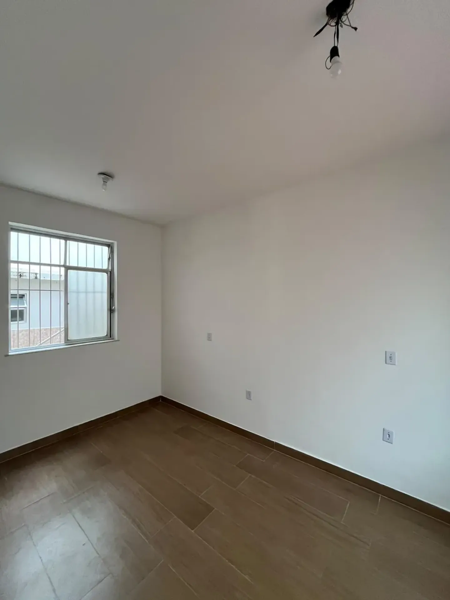 Unfurnished apartment with closed kitchen and 2 bedrooms — photo 3