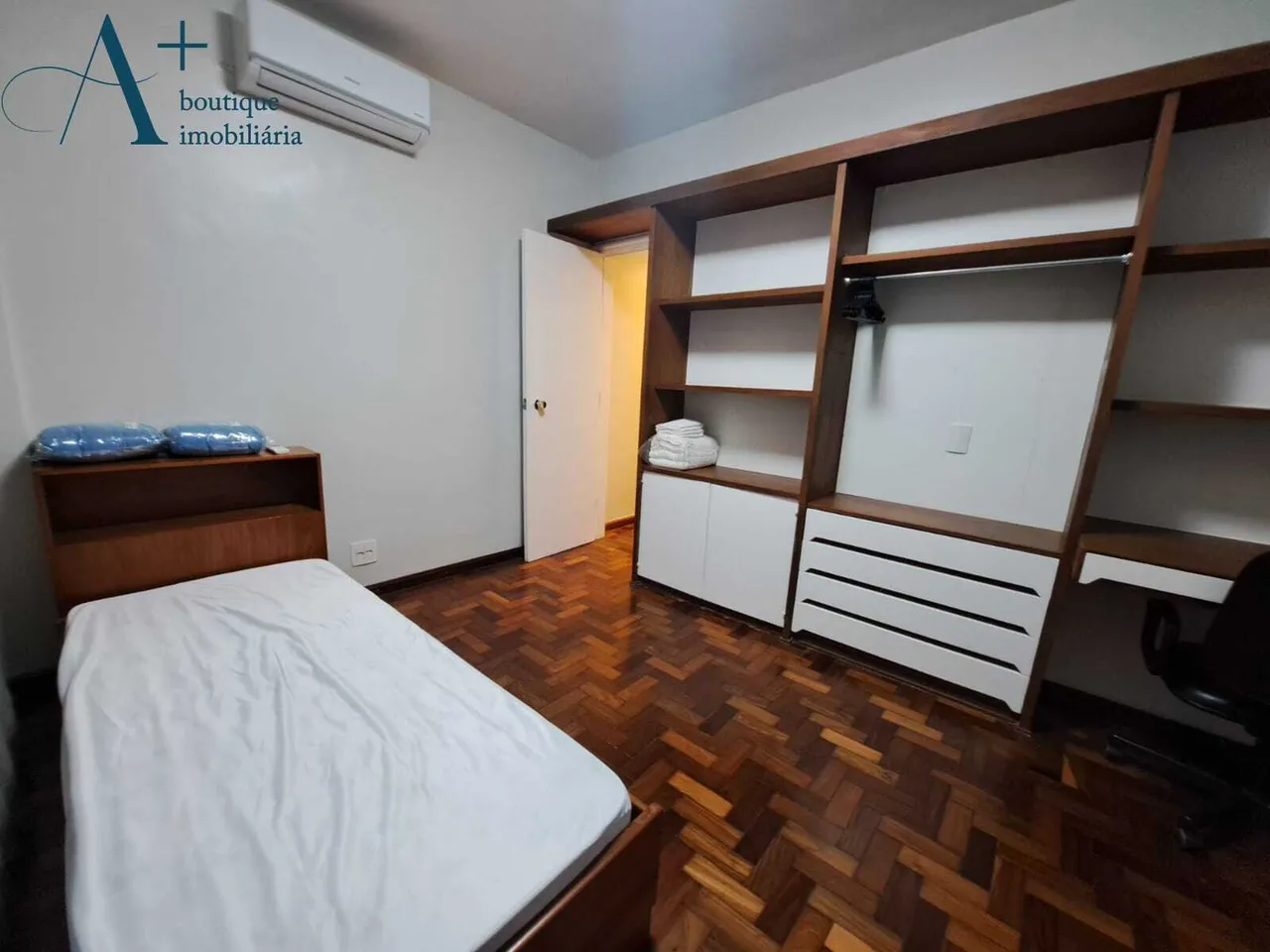 Apartamento de 160 m² con 4 dormitorios y pisos de madera — photo 13