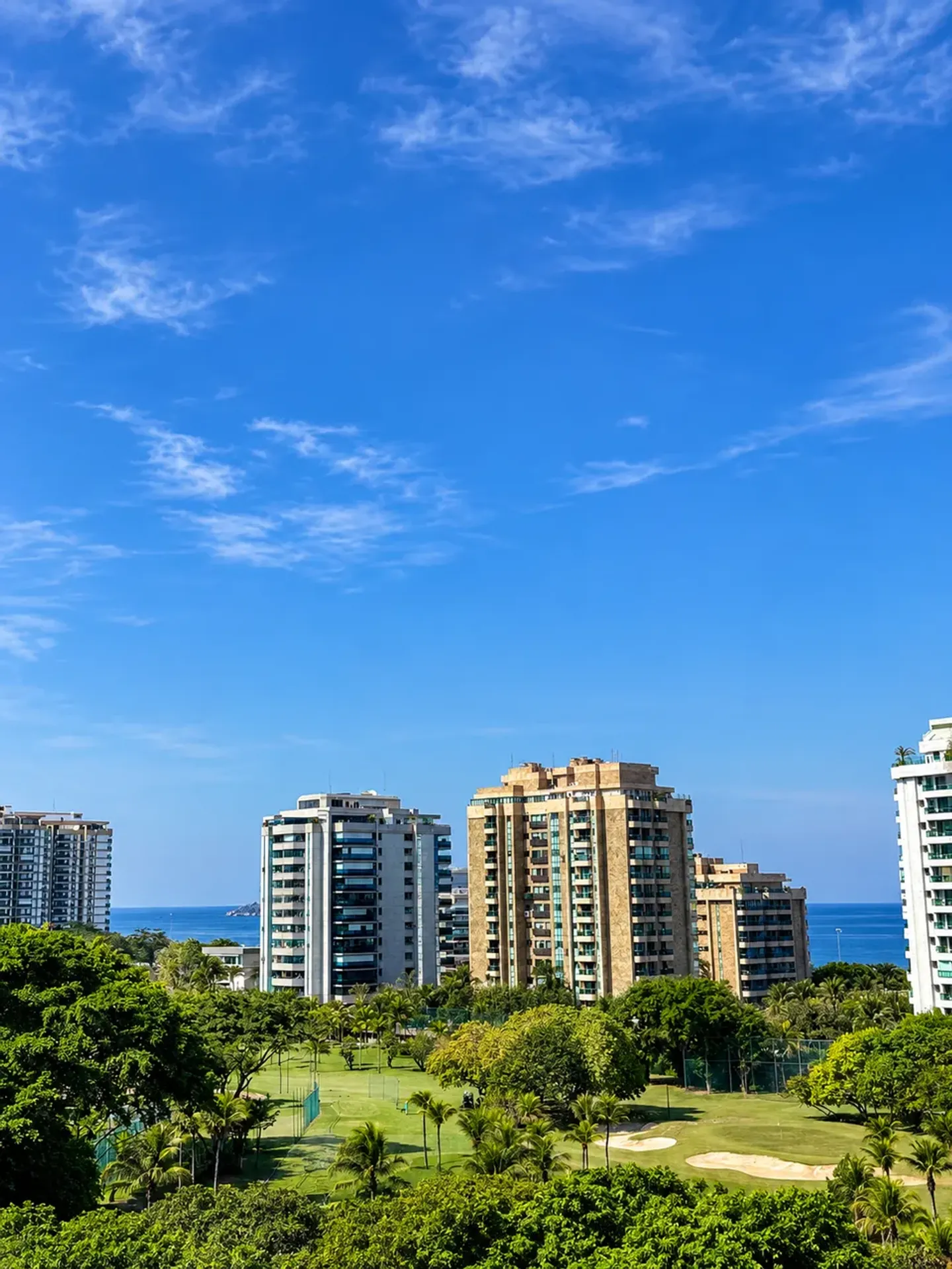 Вид на воду и 4 спальни: квартира 240 м² — photo 12