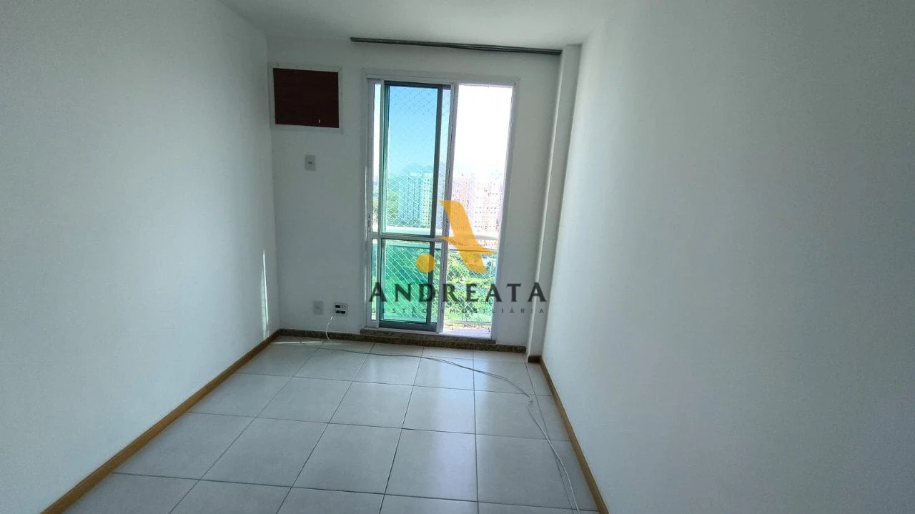 3-bedroom apartment with suite and enclosed balcony — photo 3