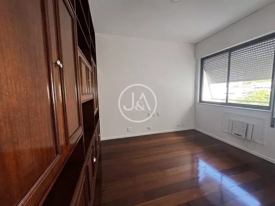 Rental apartment with 4 bedrooms and a separate kitchen — photo 2