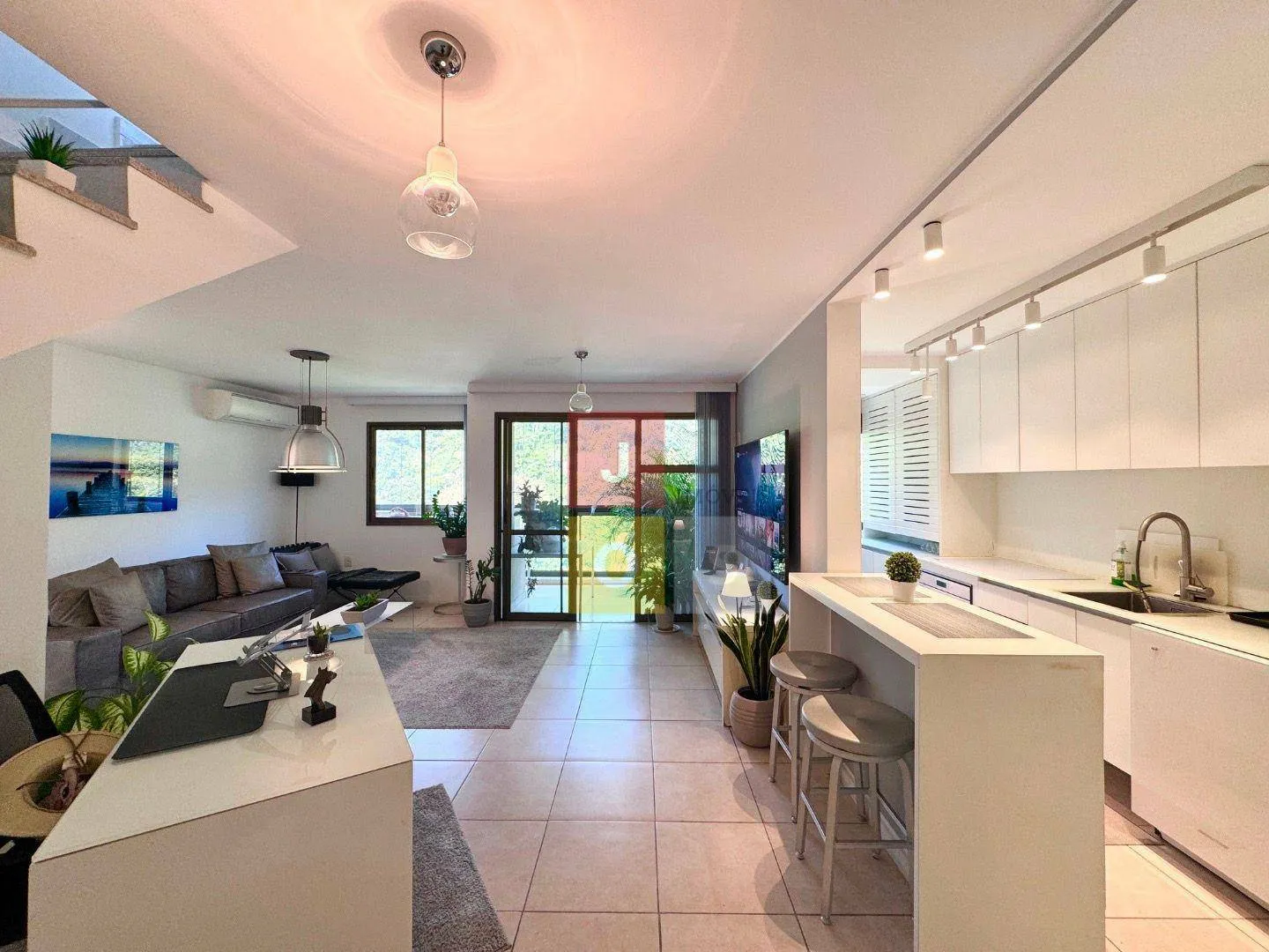 160 m² penthouse with 3 bedrooms and 2 en-suites — photo 36