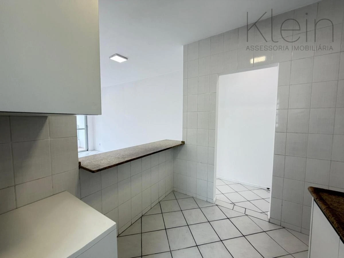 Glass-enclosed balcony in a 3-bedroom apartment, 75 m² — photo 9