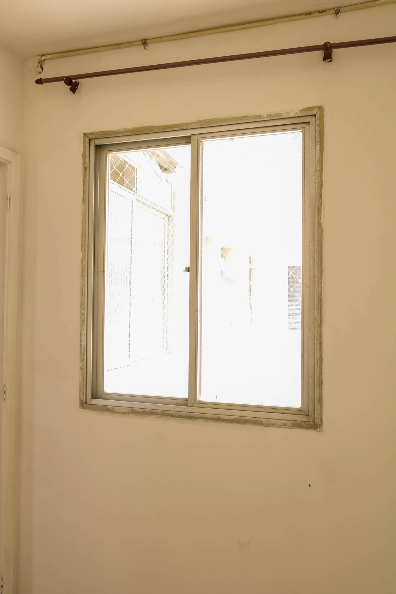 Apartment with 2 bedrooms and an enclosed glass balcony — photo 45