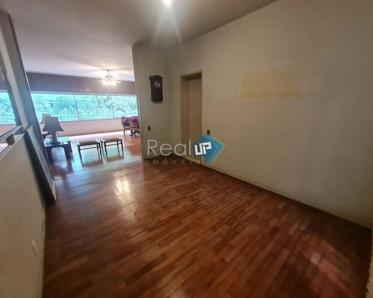 Apartment with 4 bedrooms and 5 bathrooms and 2 parking spaces — photo 6