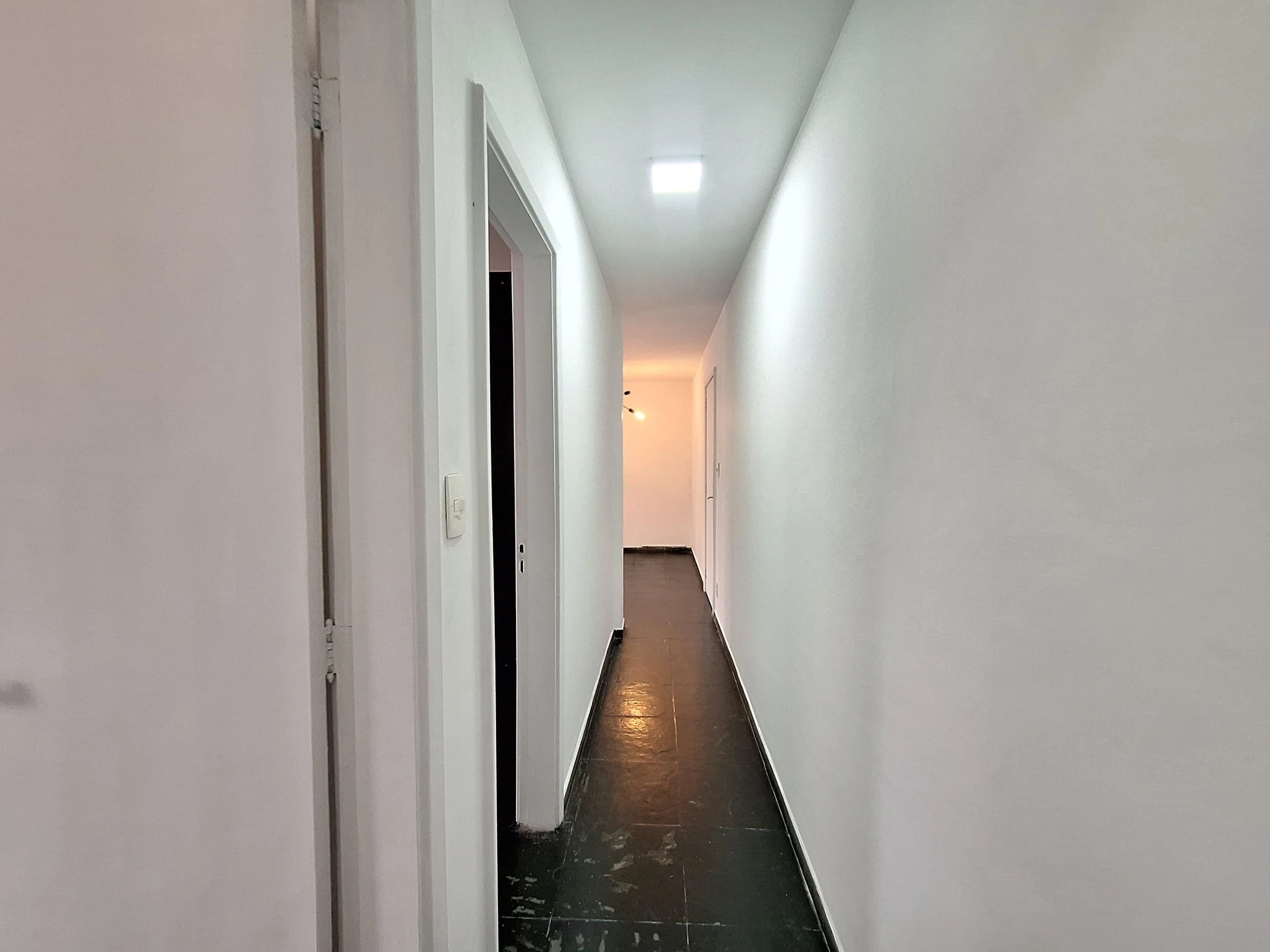 Apartamento de 75 m² com jacuzzi e varanda envidraçada — photo 22