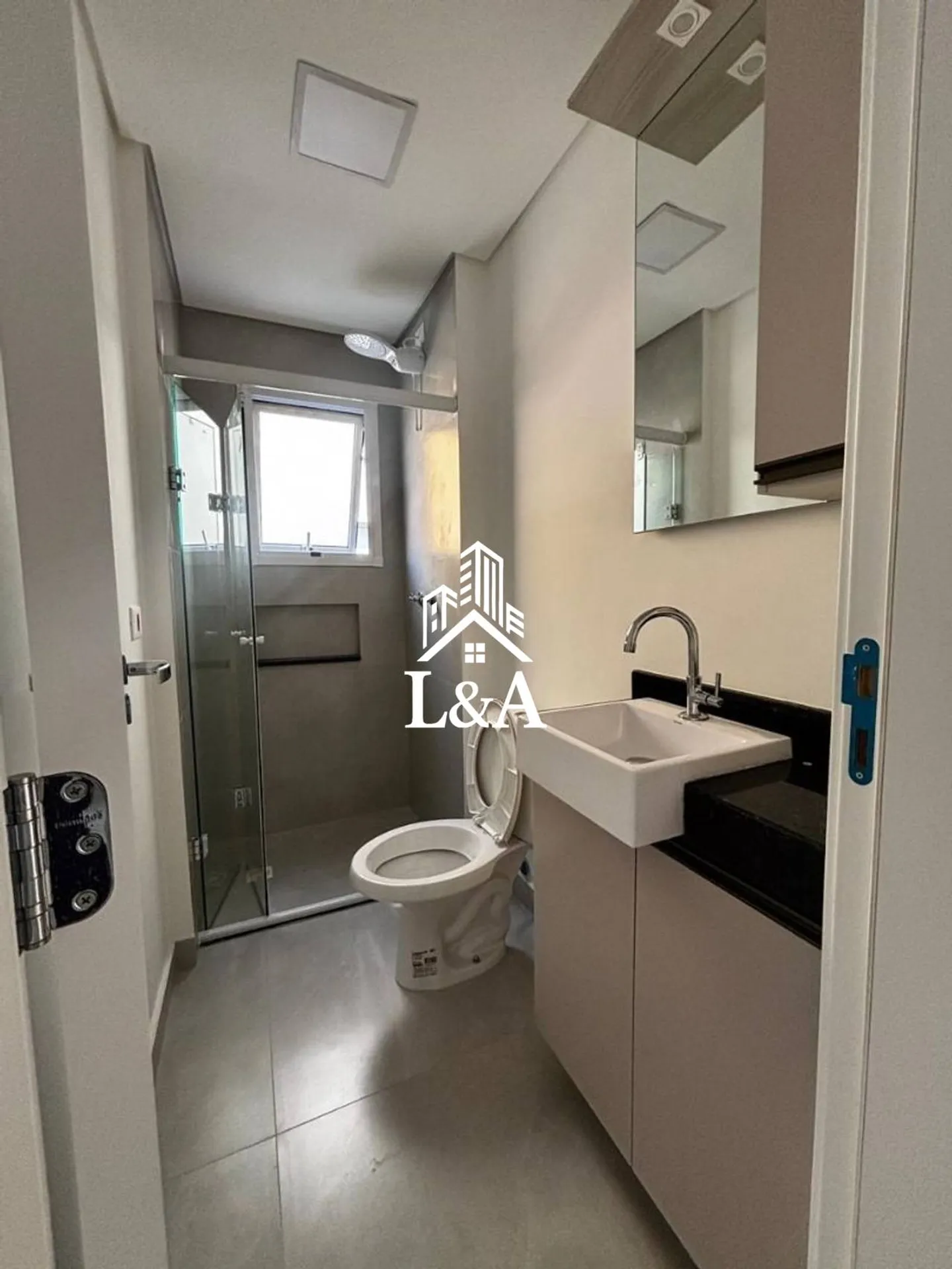 2-bedroom apartment in a building with a coworking space — photo 17