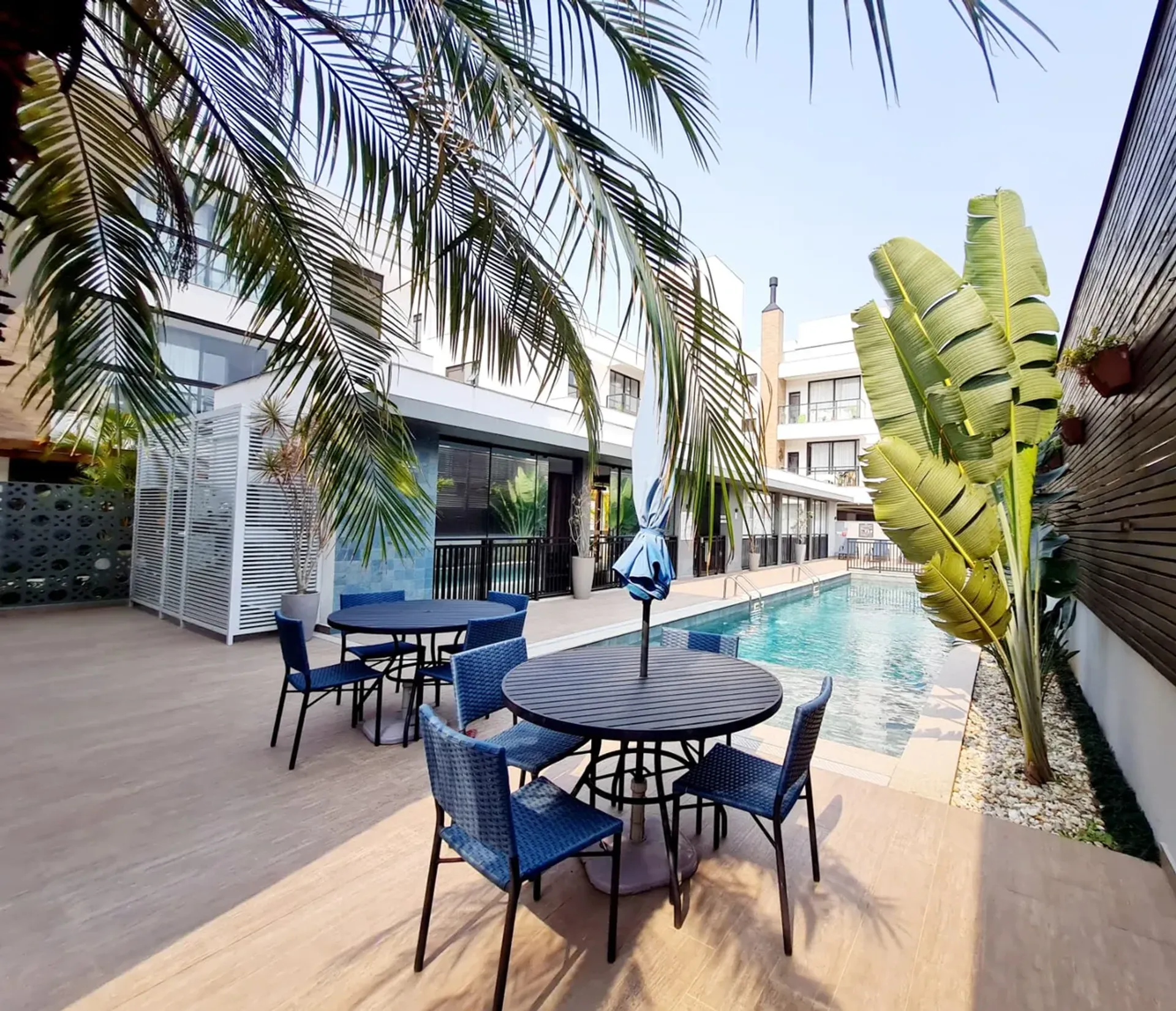 Studio with balcony grill and included parking spot — photo 15