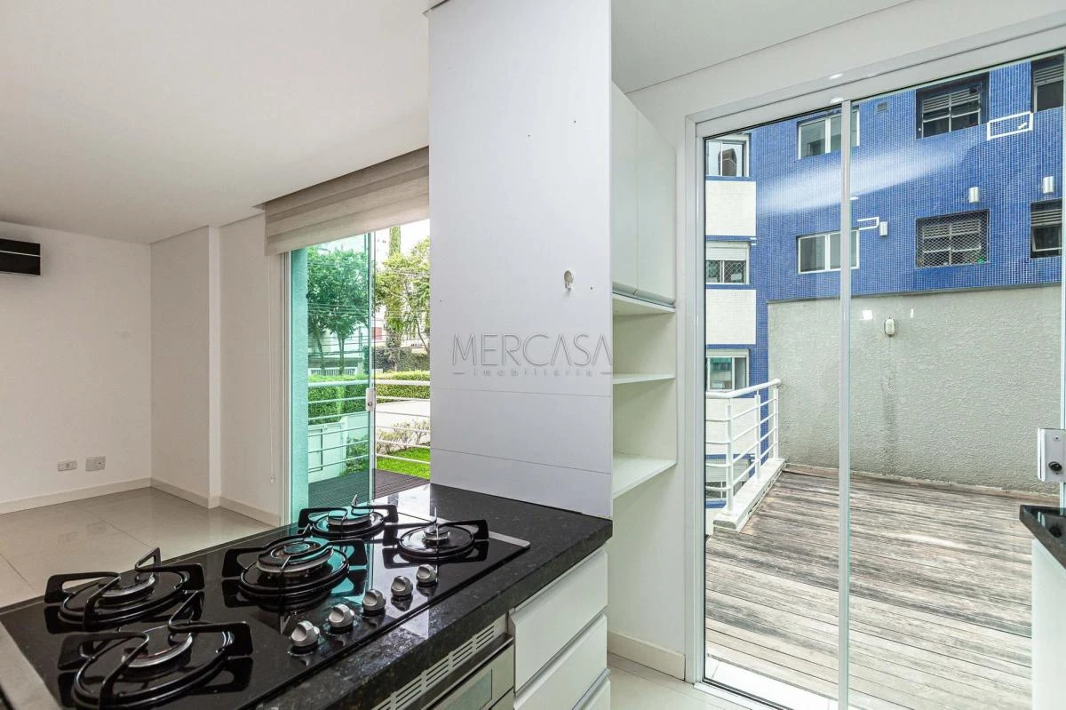 One-bedroom apartment in a building with a pool — photo 16