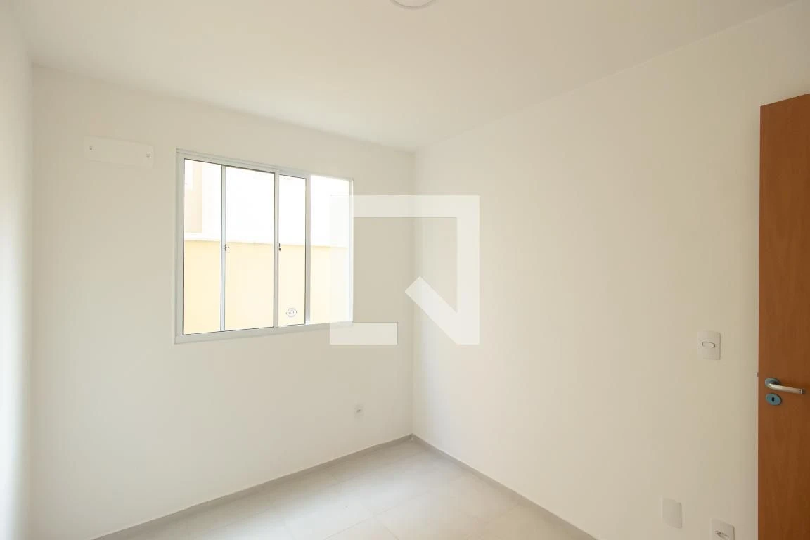 2-bedroom apartment in a building with a pool — photo 38