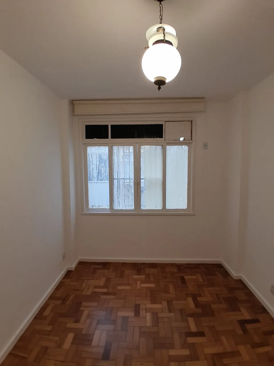 Unfurnished 2-bedroom apartment with a separate kitchen — photo 5