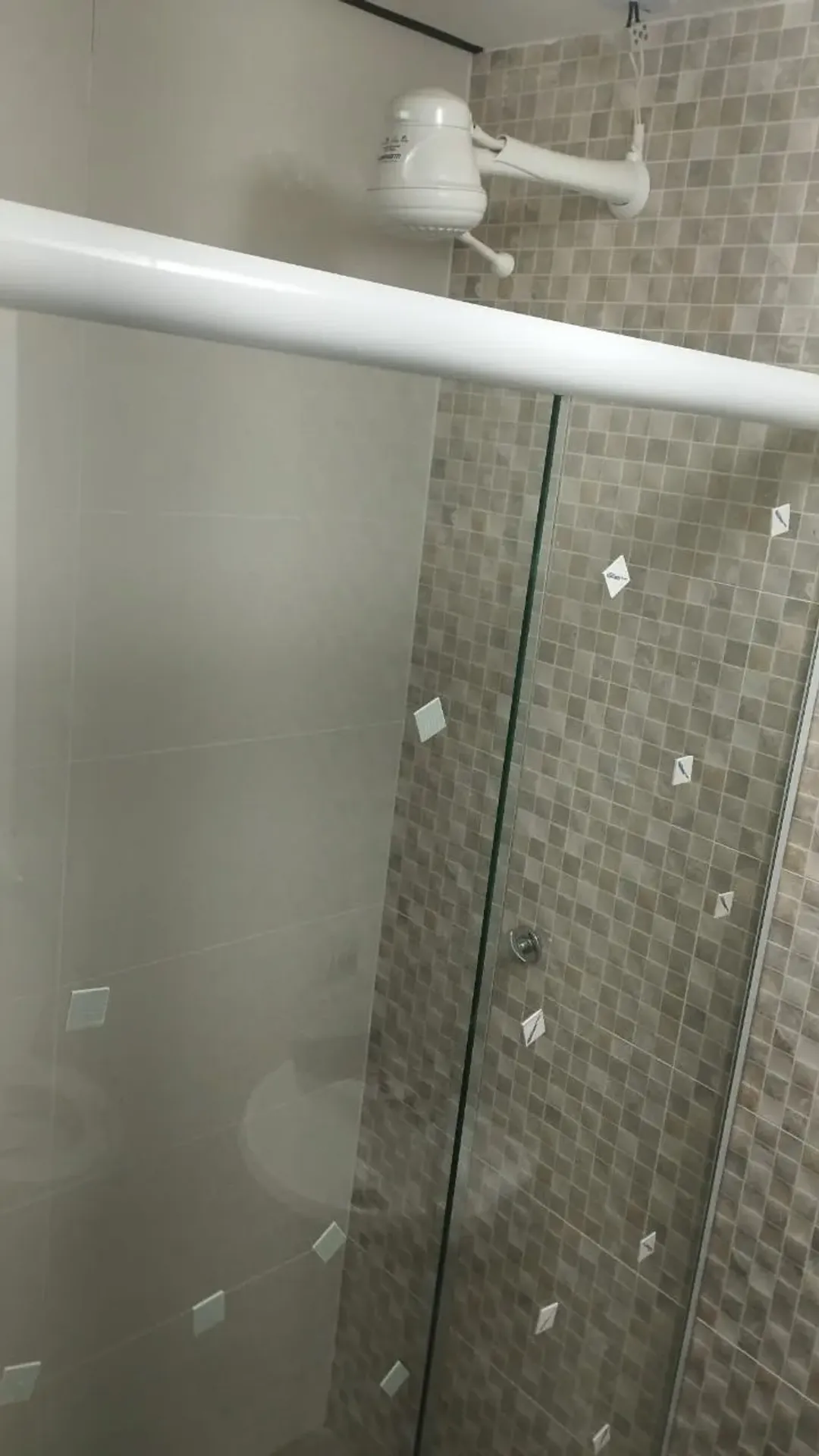 Unfurnished 1-bedroom apartment with floor-to-ceiling windows — photo 26