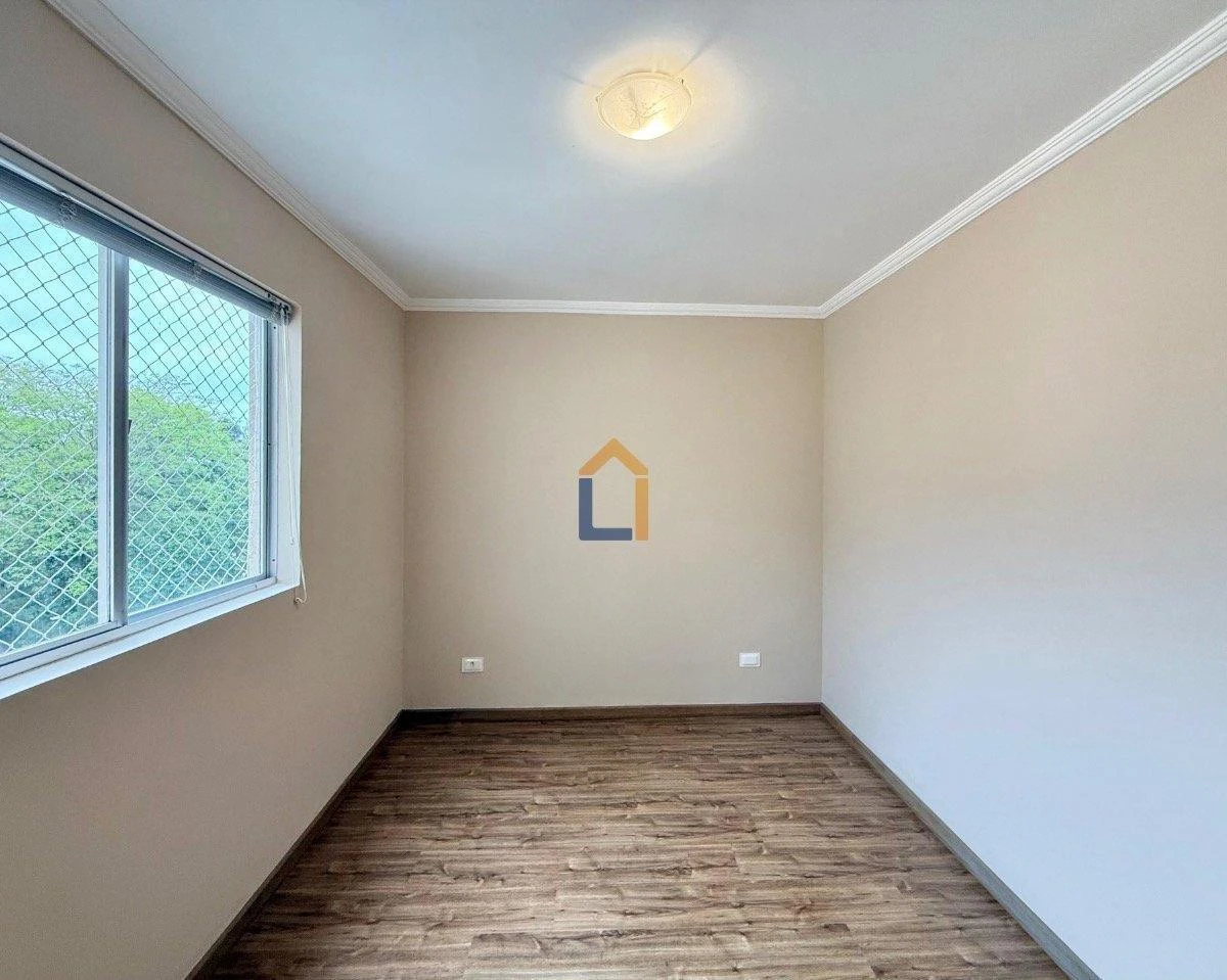 3-bedroom apartment with a washing machine in Curitiba
