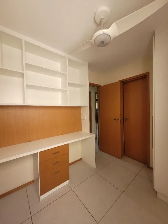 Glass-enclosed balcony in a 3-bedroom apartment, 108 m² — photo 8
