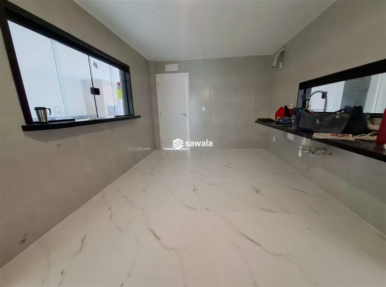 Triplex house 450 m² with 5 bedrooms and 5 bathrooms — photo 11