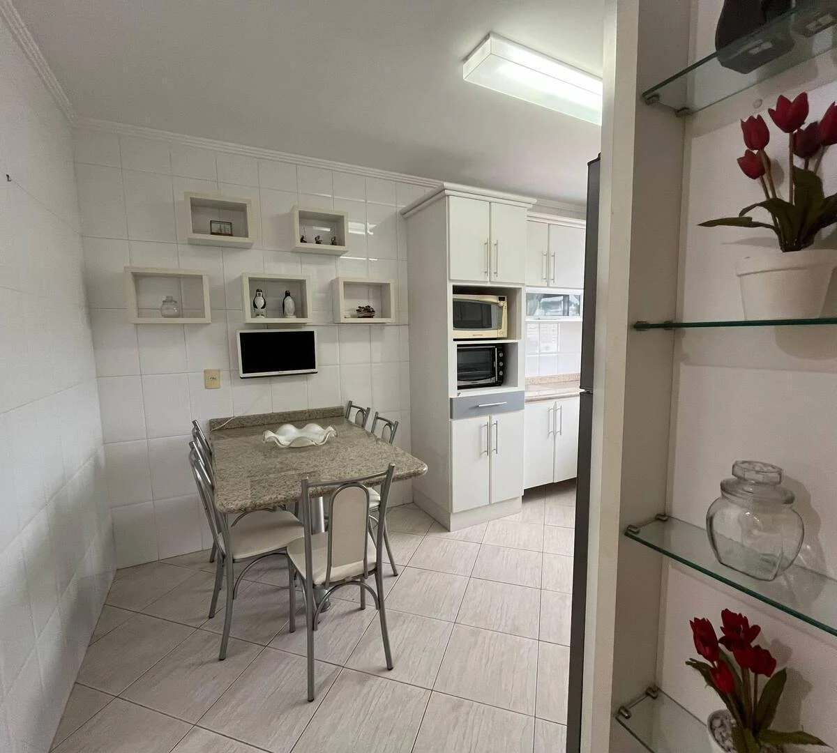 Water view in a 4-bedroom apartment, 138 m² — photo 6