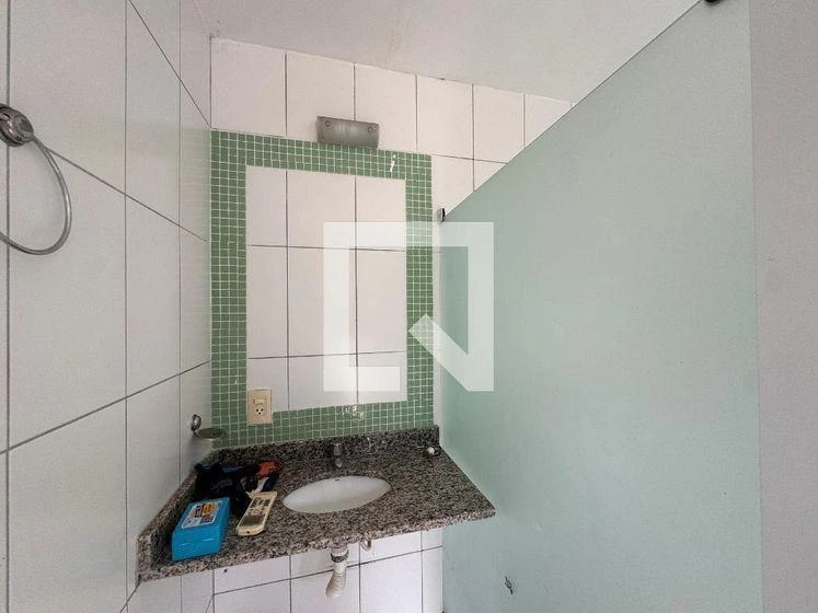 1000 m² house with a washing machine and a bathtub — photo 42
