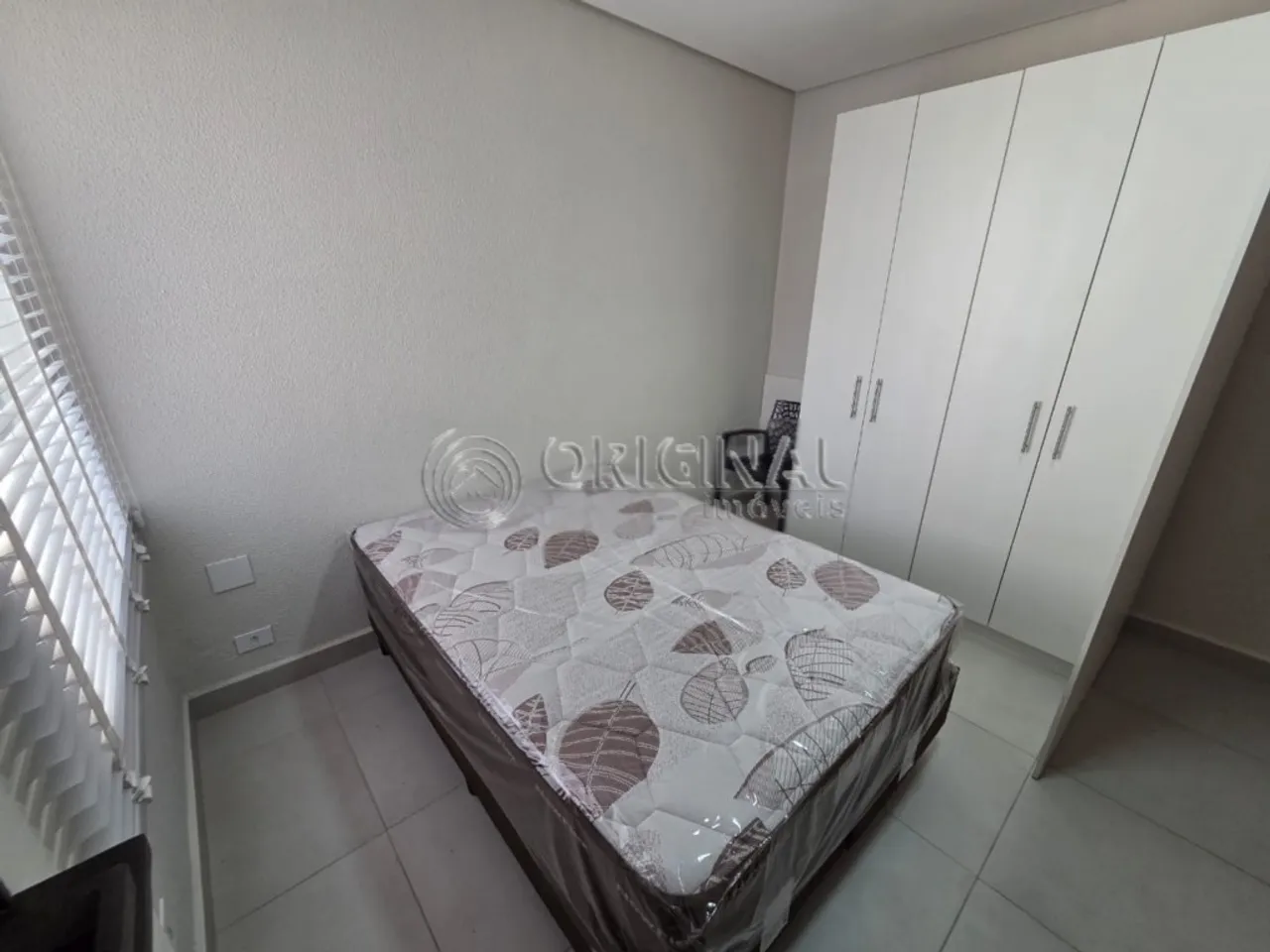 Furnished 1-bedroom apartment with compact kitchenette — photo 3