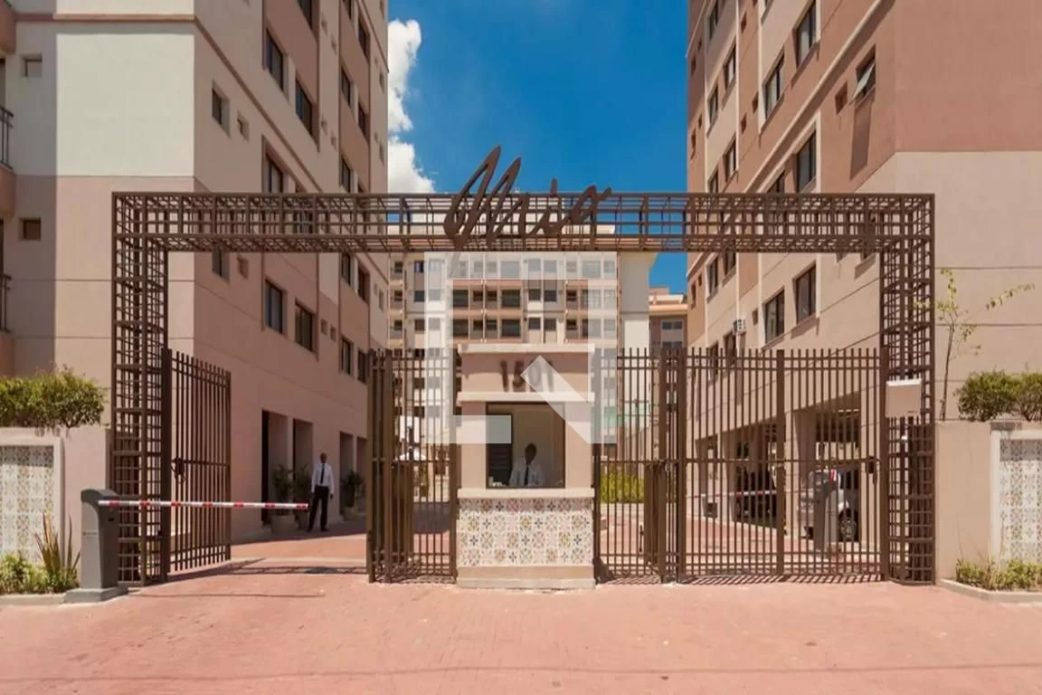 Apartamento de 89 m² com janelas do piso ao teto e closet — photo 109