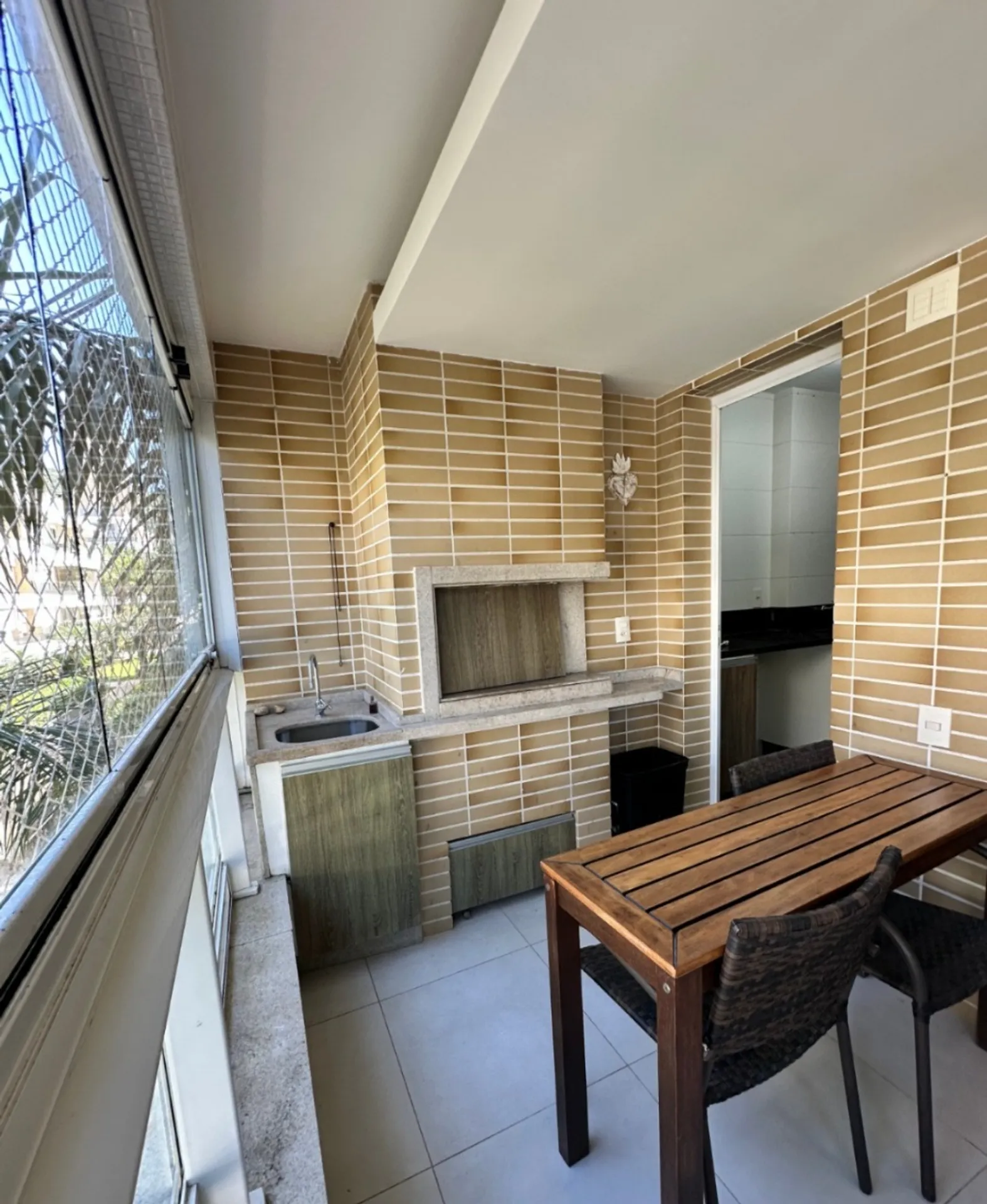 Apartamento amueblado de 2 dormitorios con terraza y parrilla — photo 9