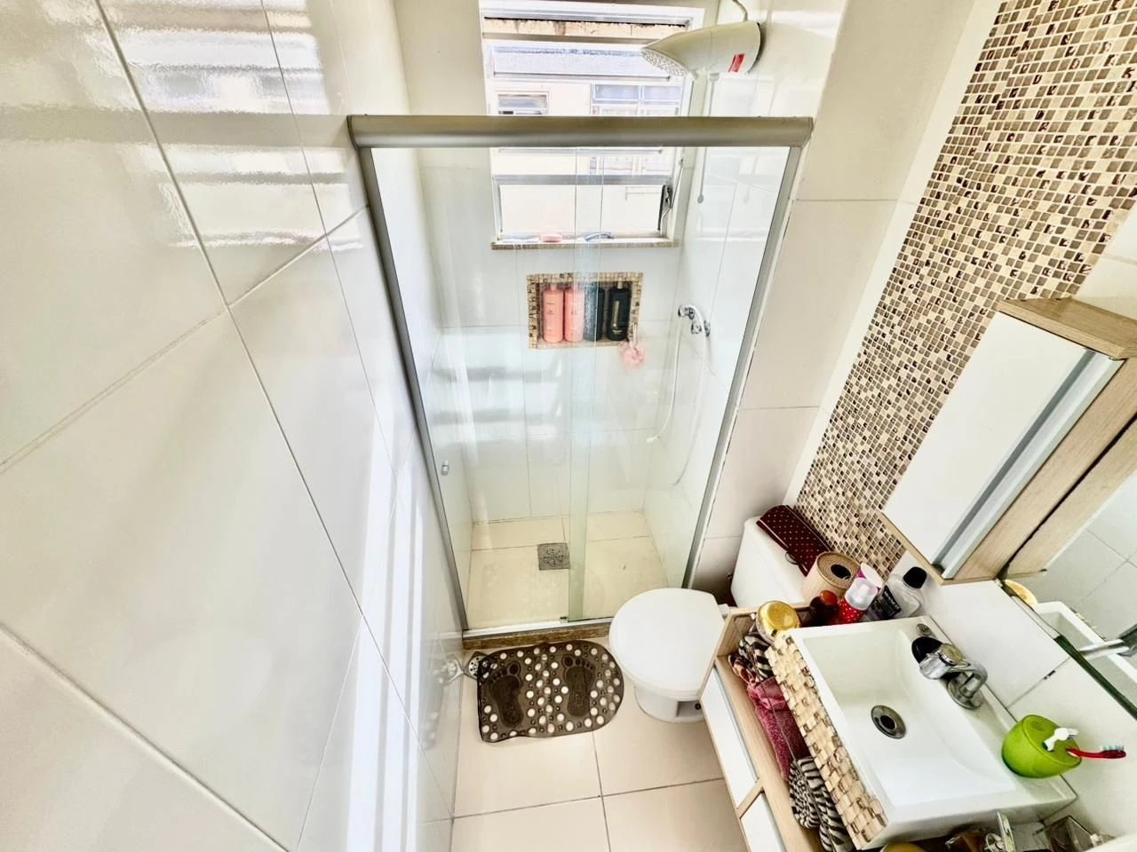 Casa mobiliada com 2 quartos e cozinha com fogão a gás — photo 19