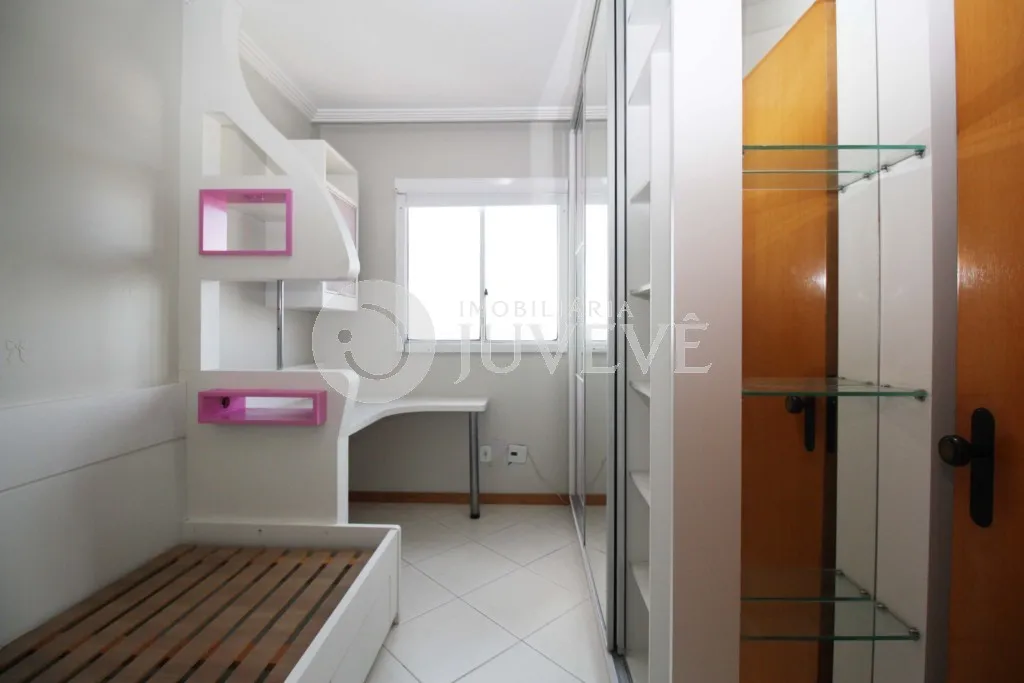 Apartment, 93 m², with a glass-enclosed balcony — photo 15