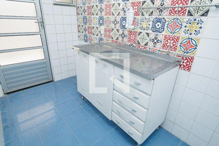 Casa em condomínio com 2 quartos e quintal de 45 m²