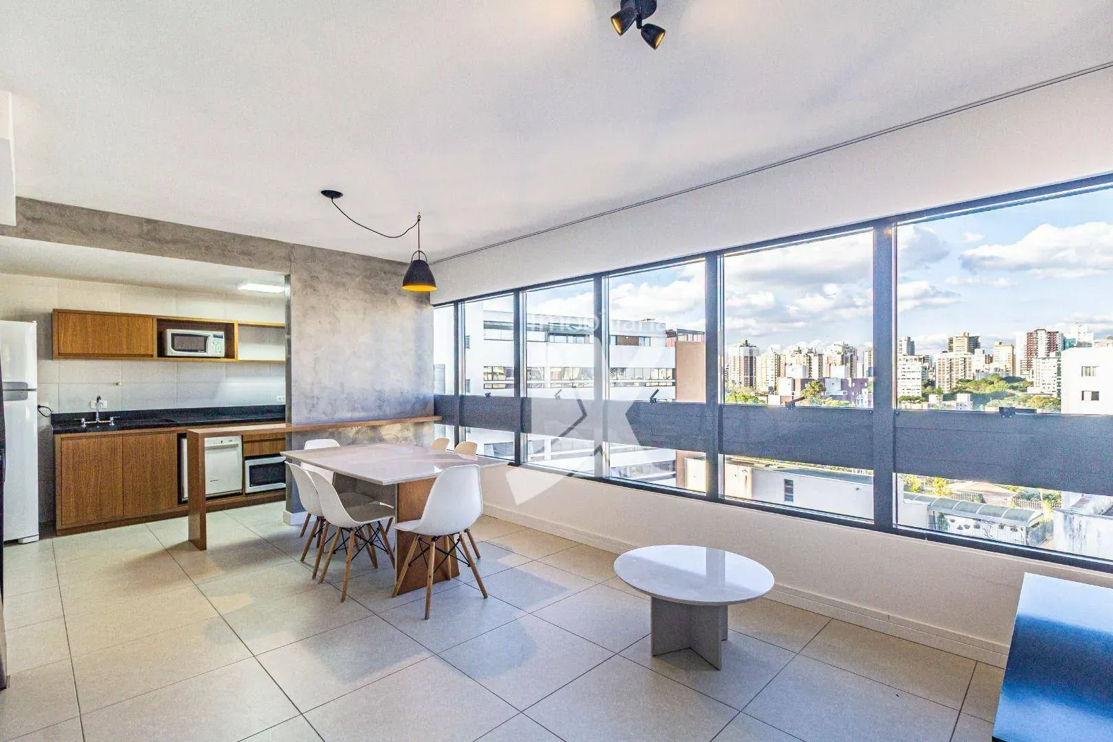 Furnished 2-bedroom apartment with open-plan kitchen — photo 8