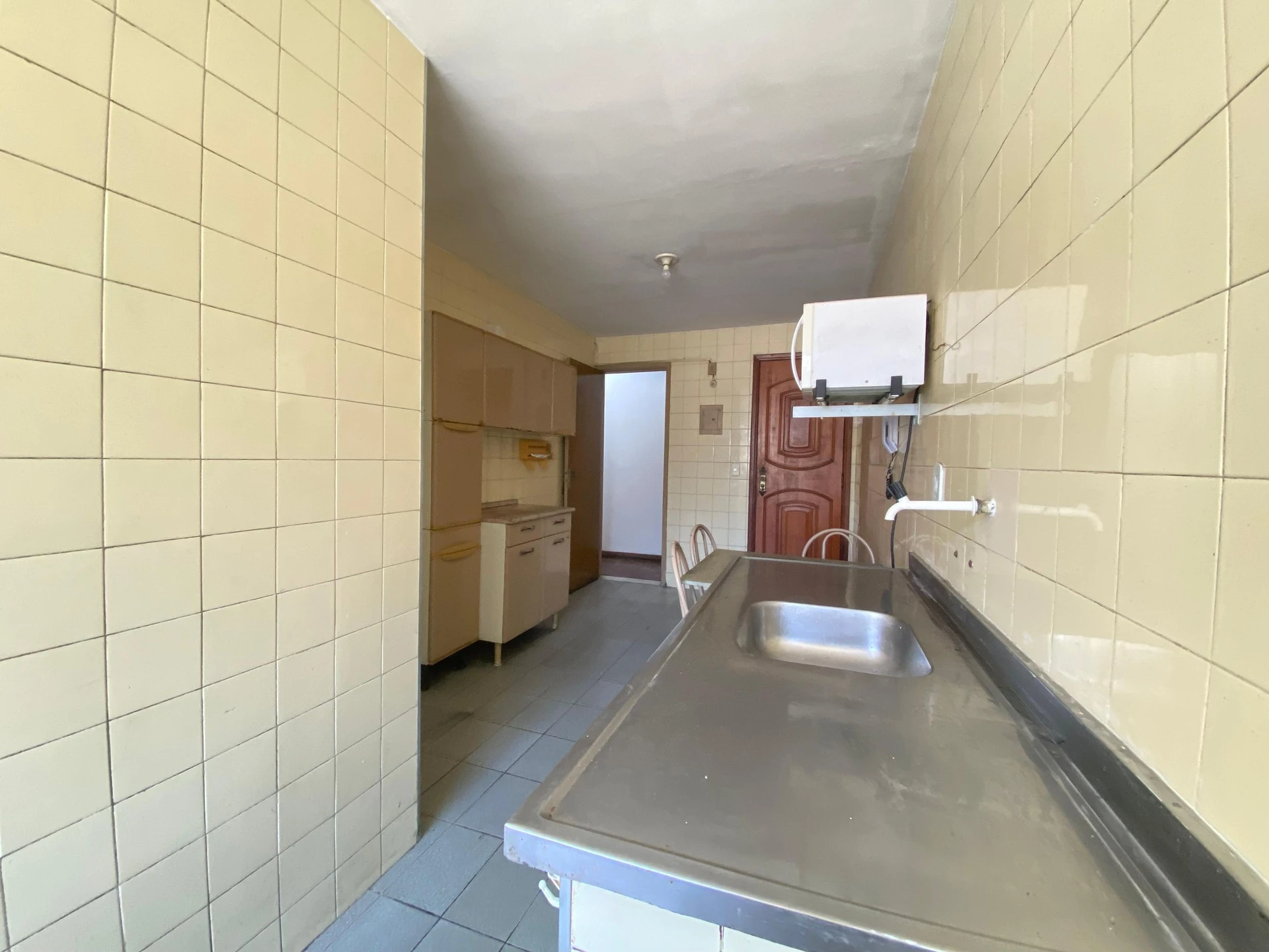 Apartment, 92 m², with wood or laminate floors — photo 50