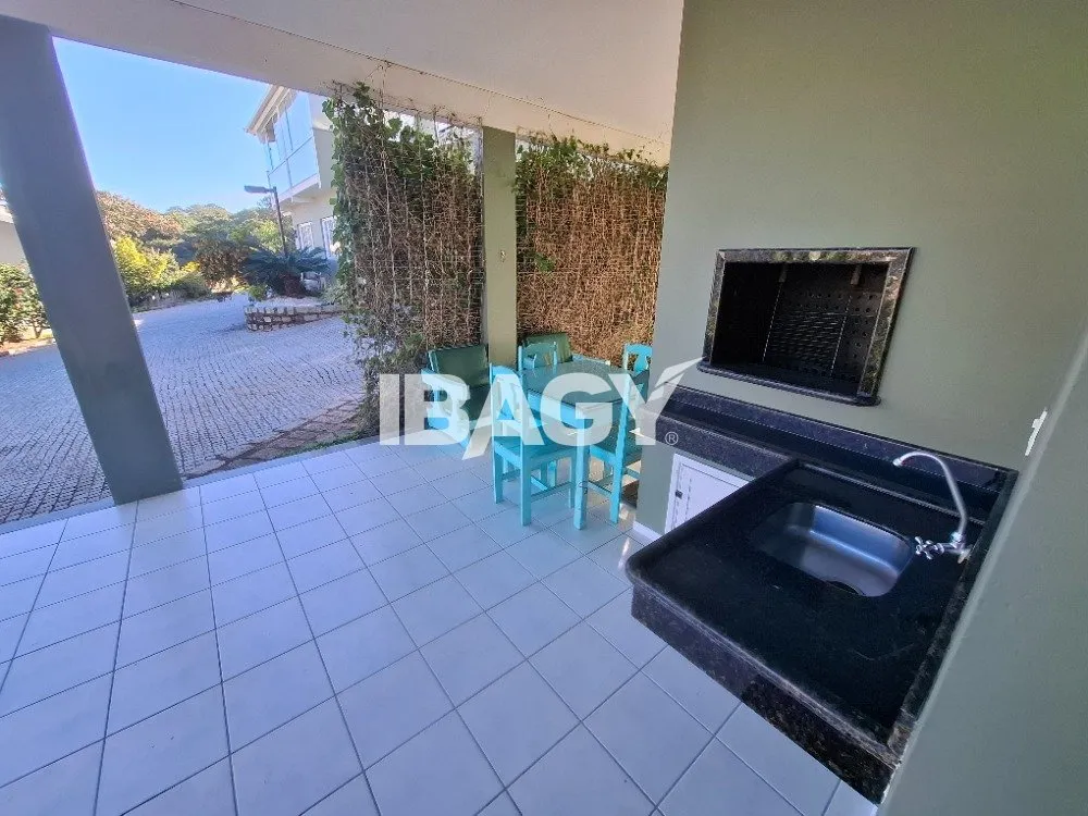House with 3 bedrooms and 246 m², open-plan kitchen — photo 26