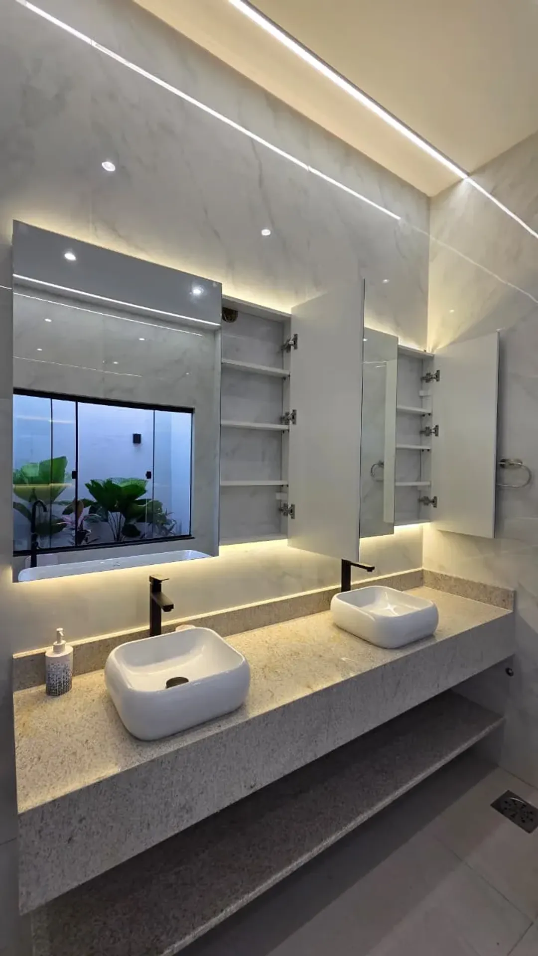 Furnished house, 200 m², with a bathtub — photo 9