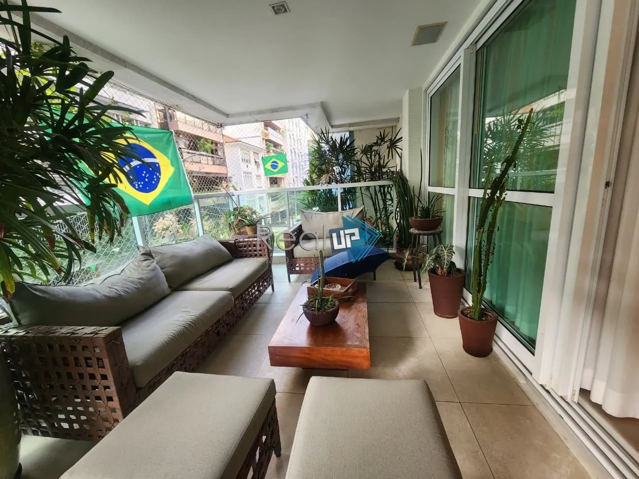 4-bedroom apartment with 227 m² and 3 parking spaces — photo 14