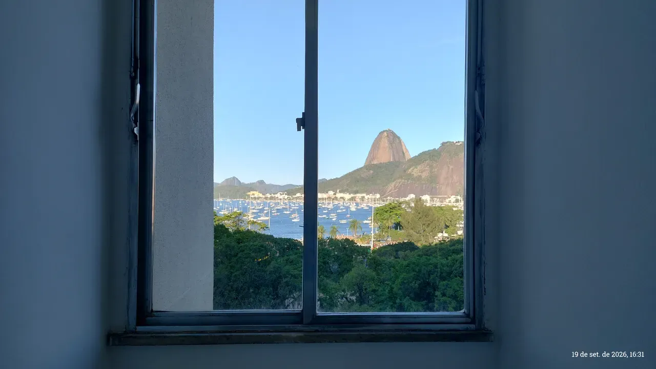 One-bedroom apartment with a water view in Rio de Janeiro — photo 17