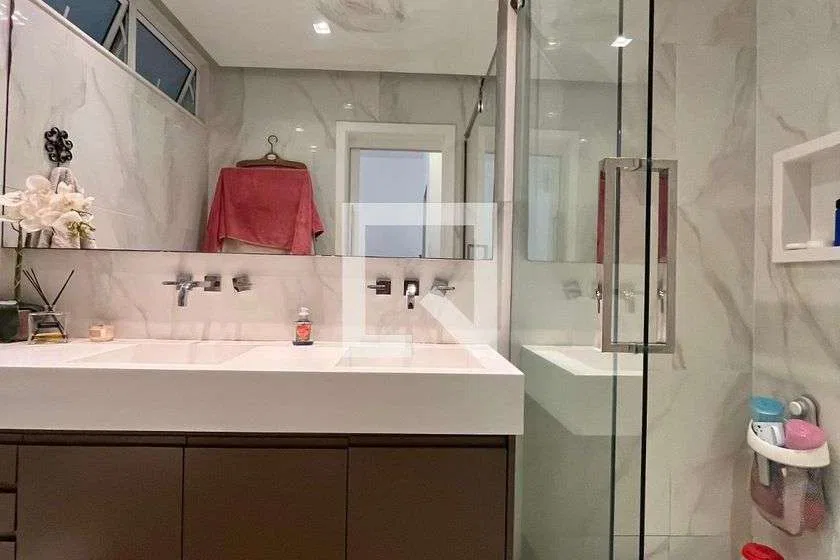 Furnished 3-bedroom apartment with open kitchen — photo 7