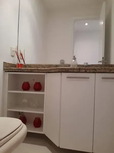 Apartamento com 4 quartos, 5 banheiros e cozinha fechada — photo 7