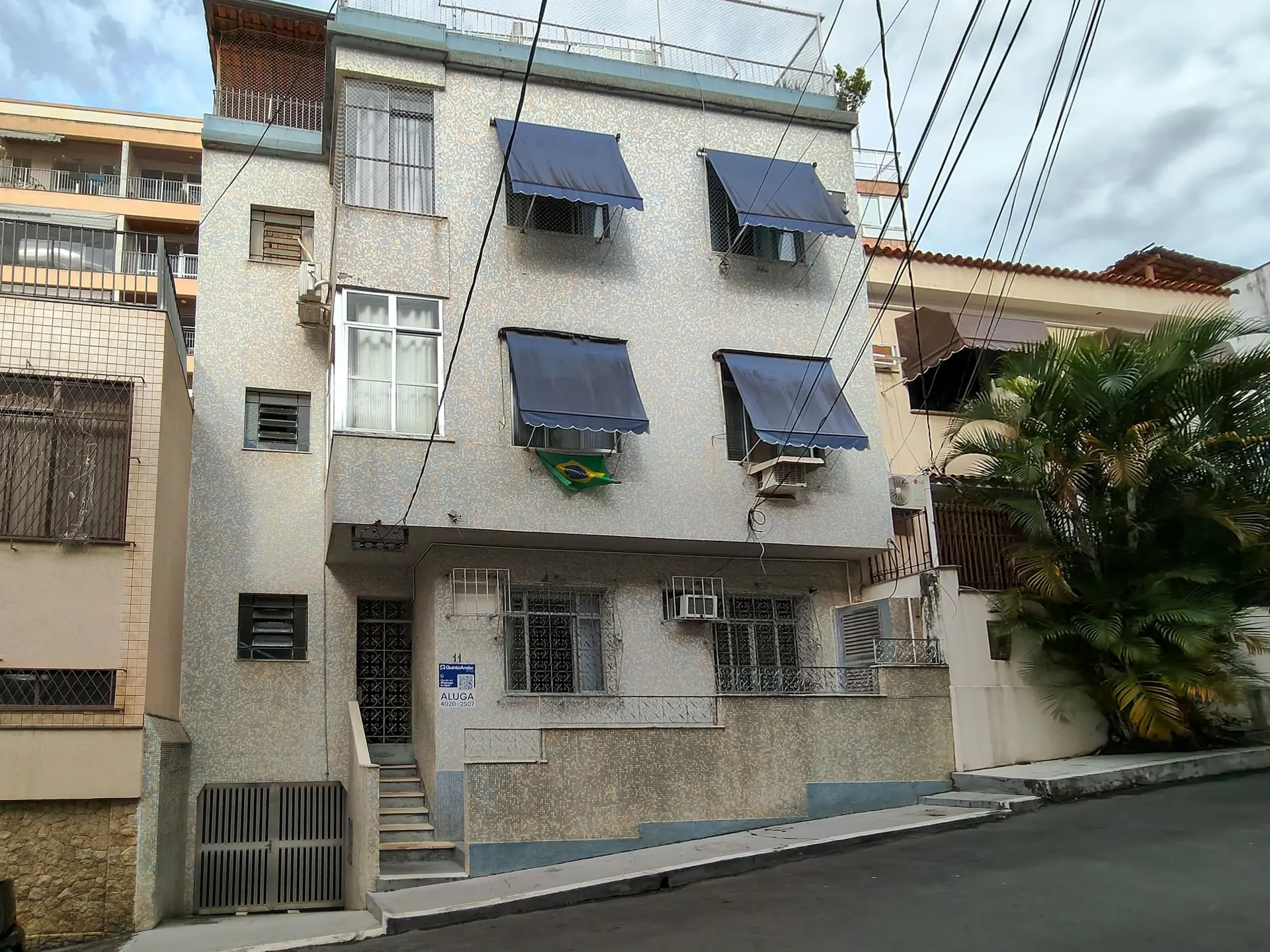 3-bedroom apartment with a mountain view in Rio de Janeiro — photo 20