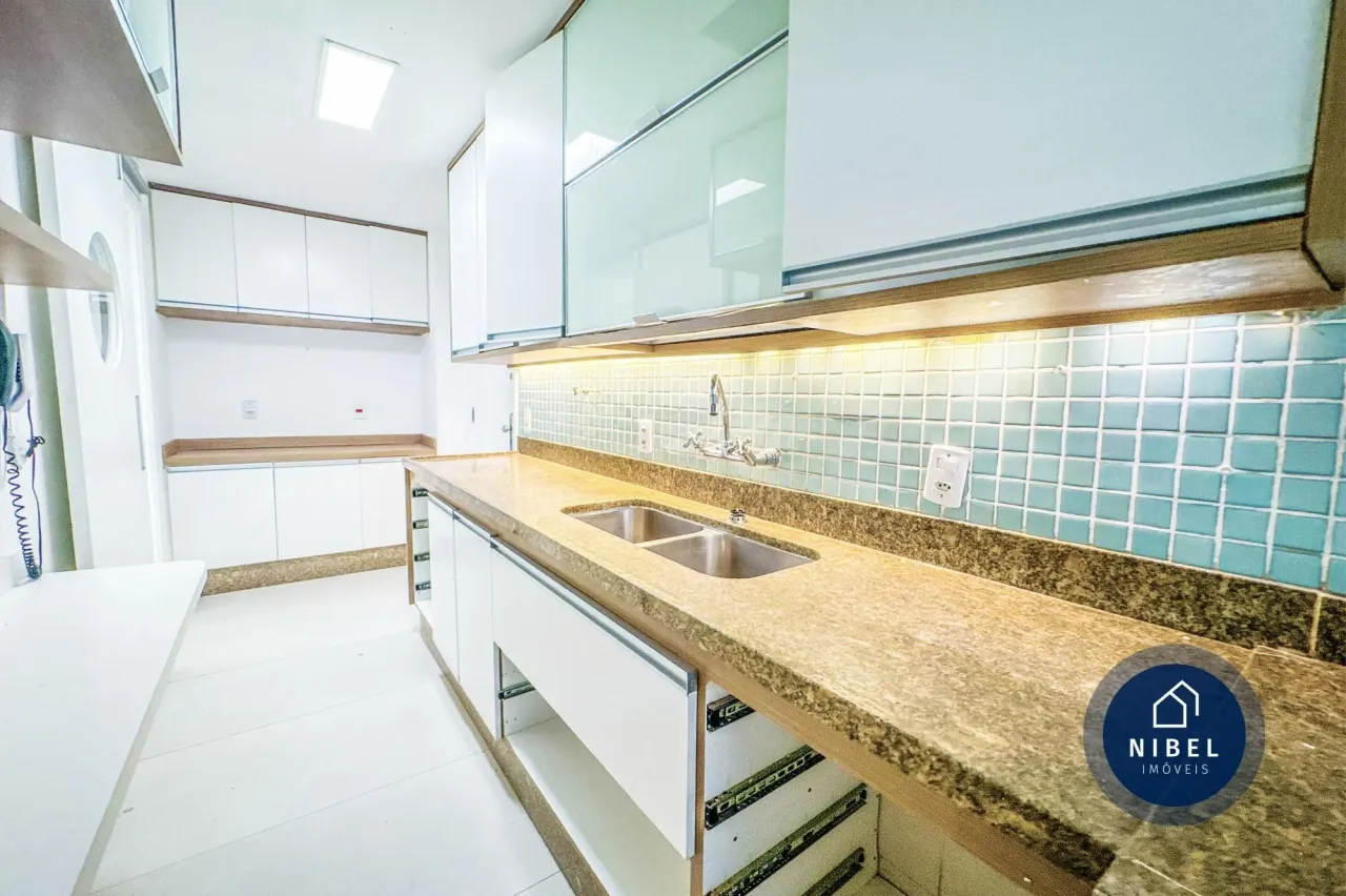 Penthouse with 3 bedrooms and integrated kitchen — photo 20