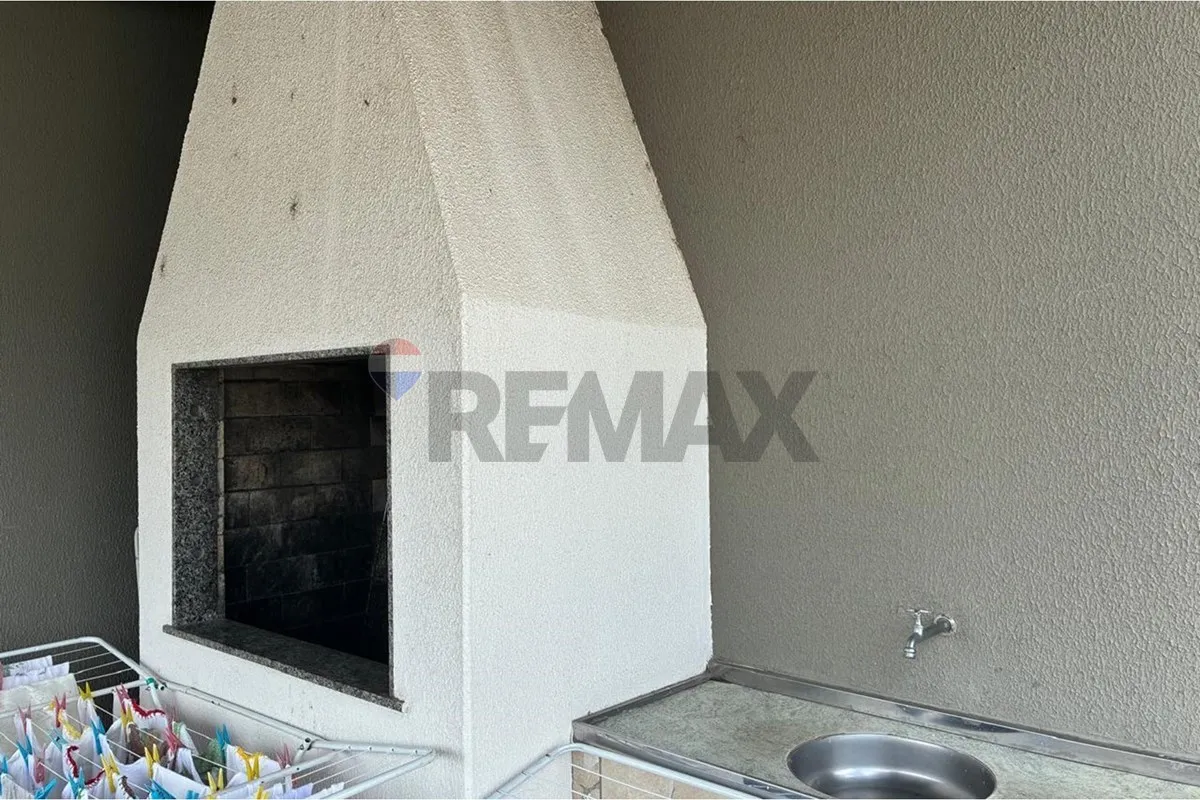 3-bedroom apartment, 1 with its own bathroom, 48 m² — photo 35