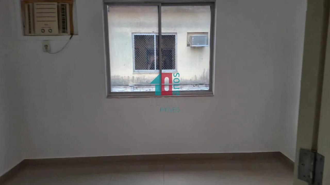 2-bedroom house with a separate kitchen and cabinets — photo 11