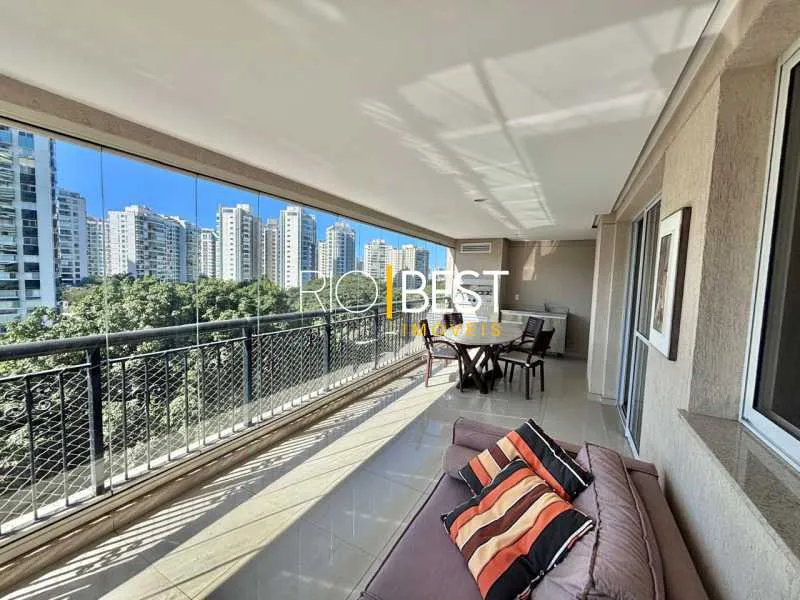 Apartment with 3 bedrooms, 4 bathrooms and balcony — photo 3