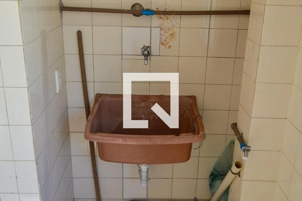 Apartamento sem mobília com 3 quartos e banheiro — photo 2