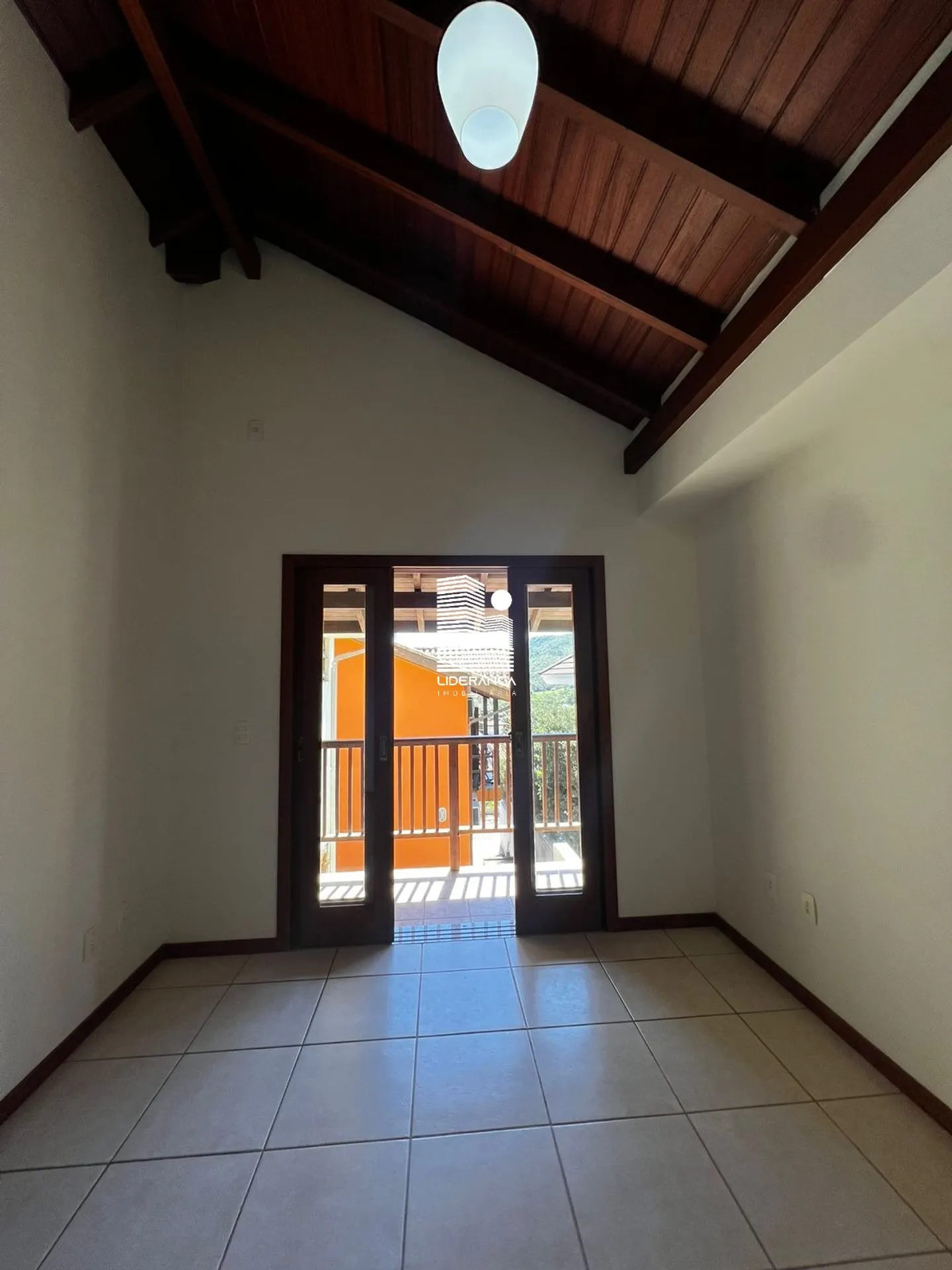 180 m² house with 3 bedrooms, 2 baths and a balcony — photo 8