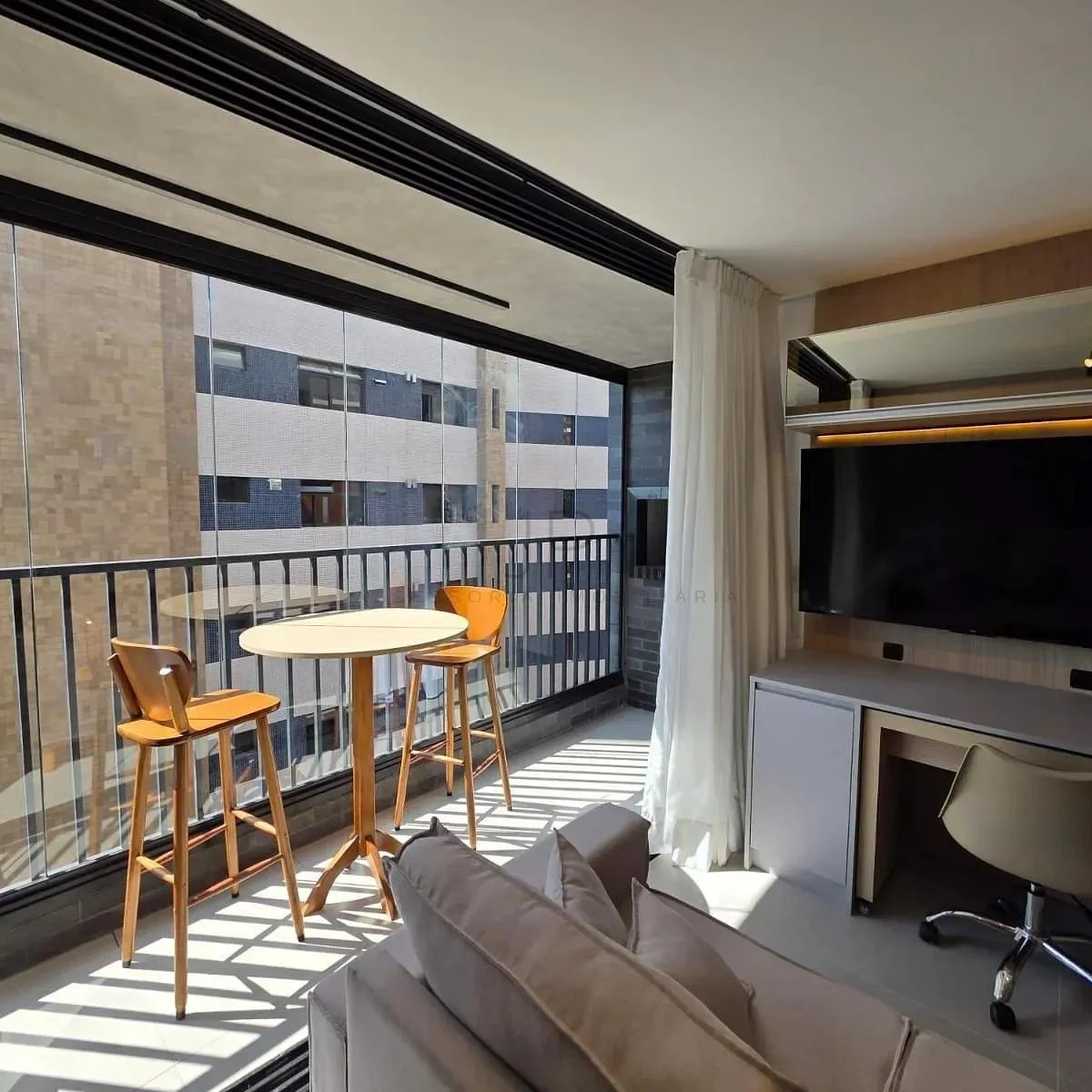 Glass-enclosed balcony in a one-bedroom apartment, 26 m² — photo 4