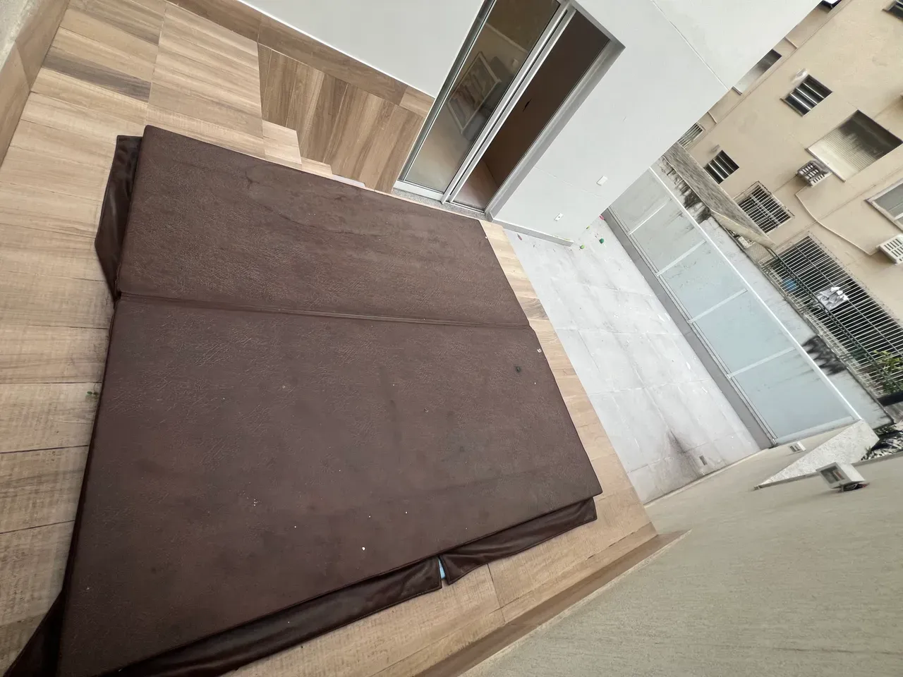 Furnished apartment, 68 m², with a grill on the balcony — photo 23