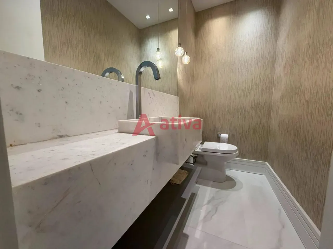 Furnished apartment with 4 bedrooms and an open-plan kitchen — photo 15
