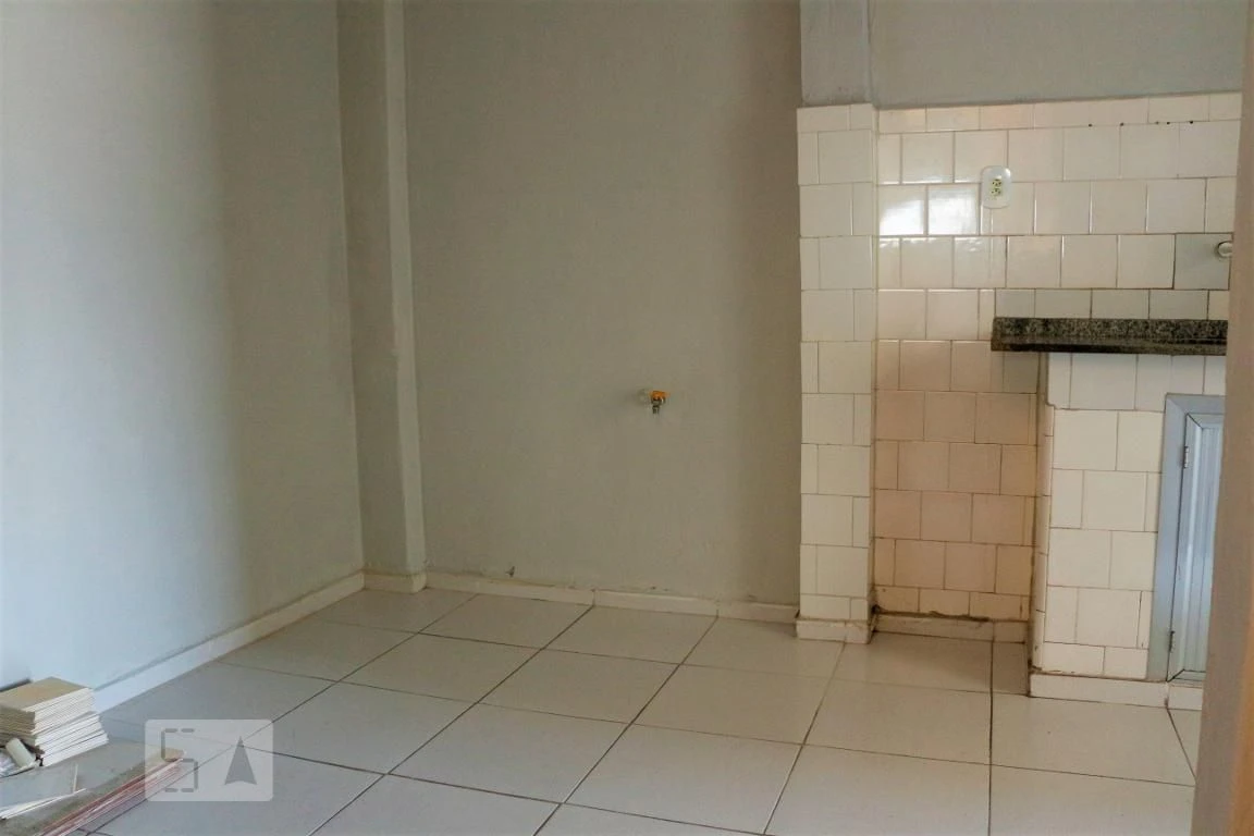 Unfurnished apartment with 2 bedrooms and a private BBQ — photo 9