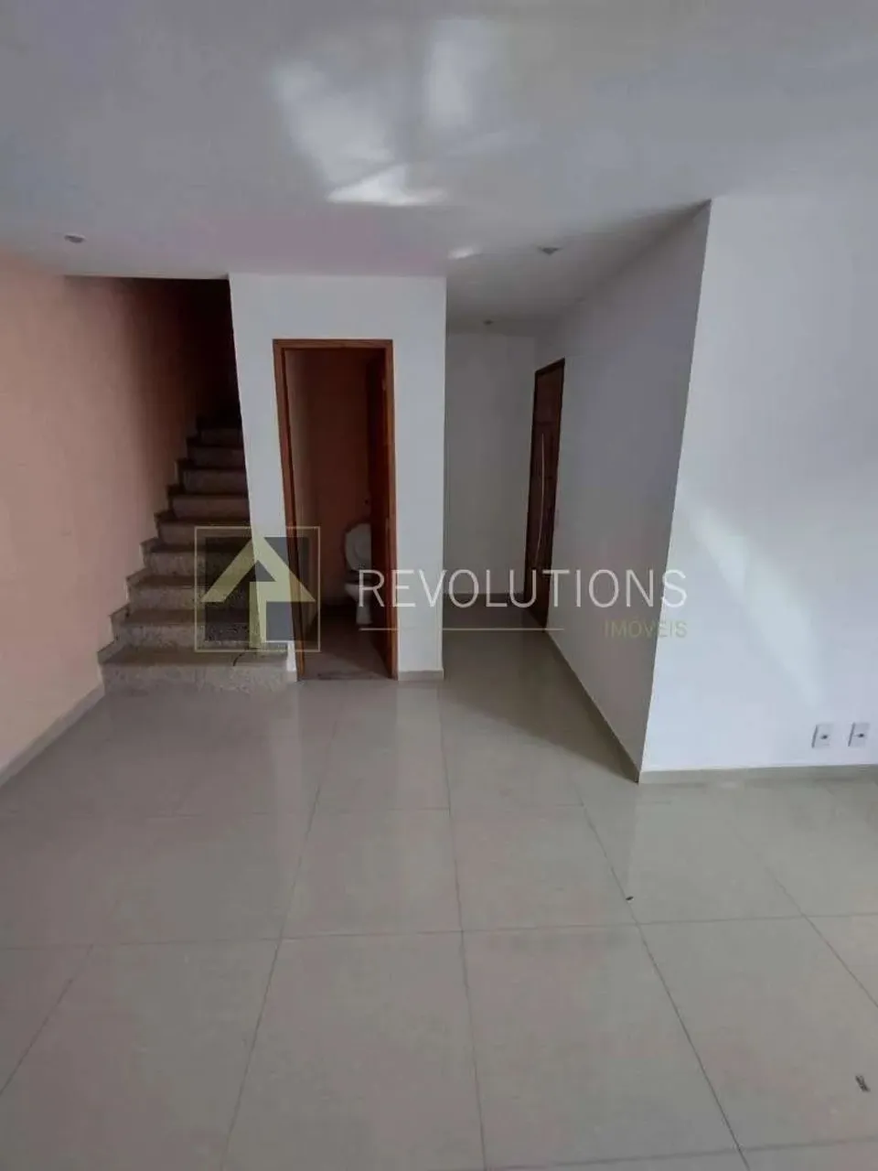 4-bedroom house with 5 bathrooms and 4 parking spaces — photo 8