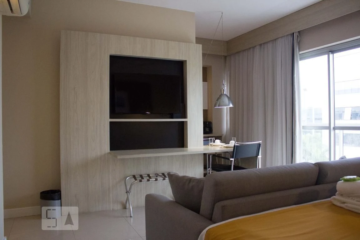 Furnished 2-bedroom apartment with a balcony — photo 18
