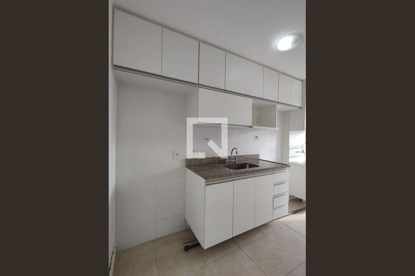 2-bedroom apartment in a building with a gym — photo 6